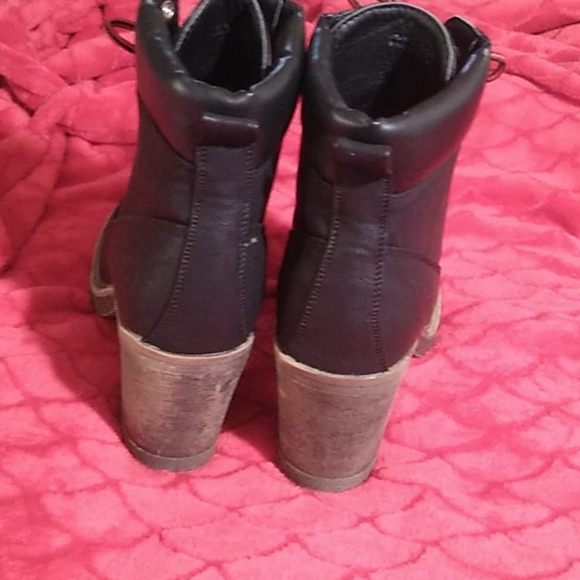 Leather boots - Picture 2 of 3